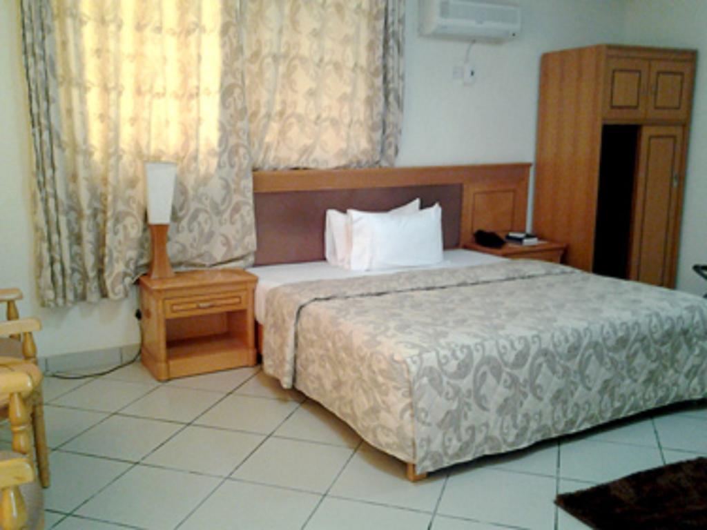 Sunset Hotel Kumasi Kamer foto